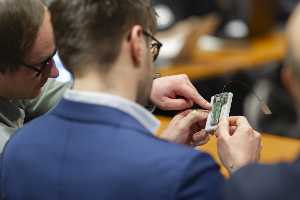 IoT Shortcut - dual-mode System-on-Module